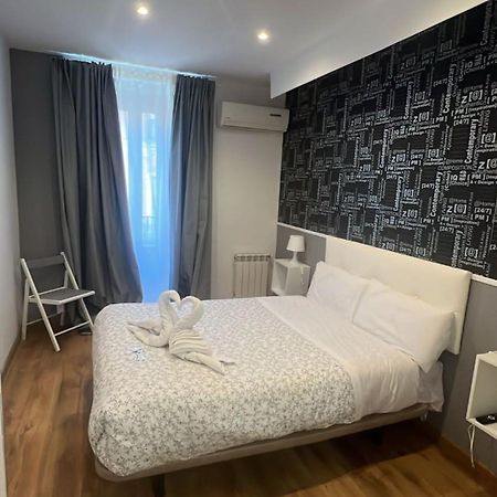 Hostal New Life Мадрид Екстериор снимка